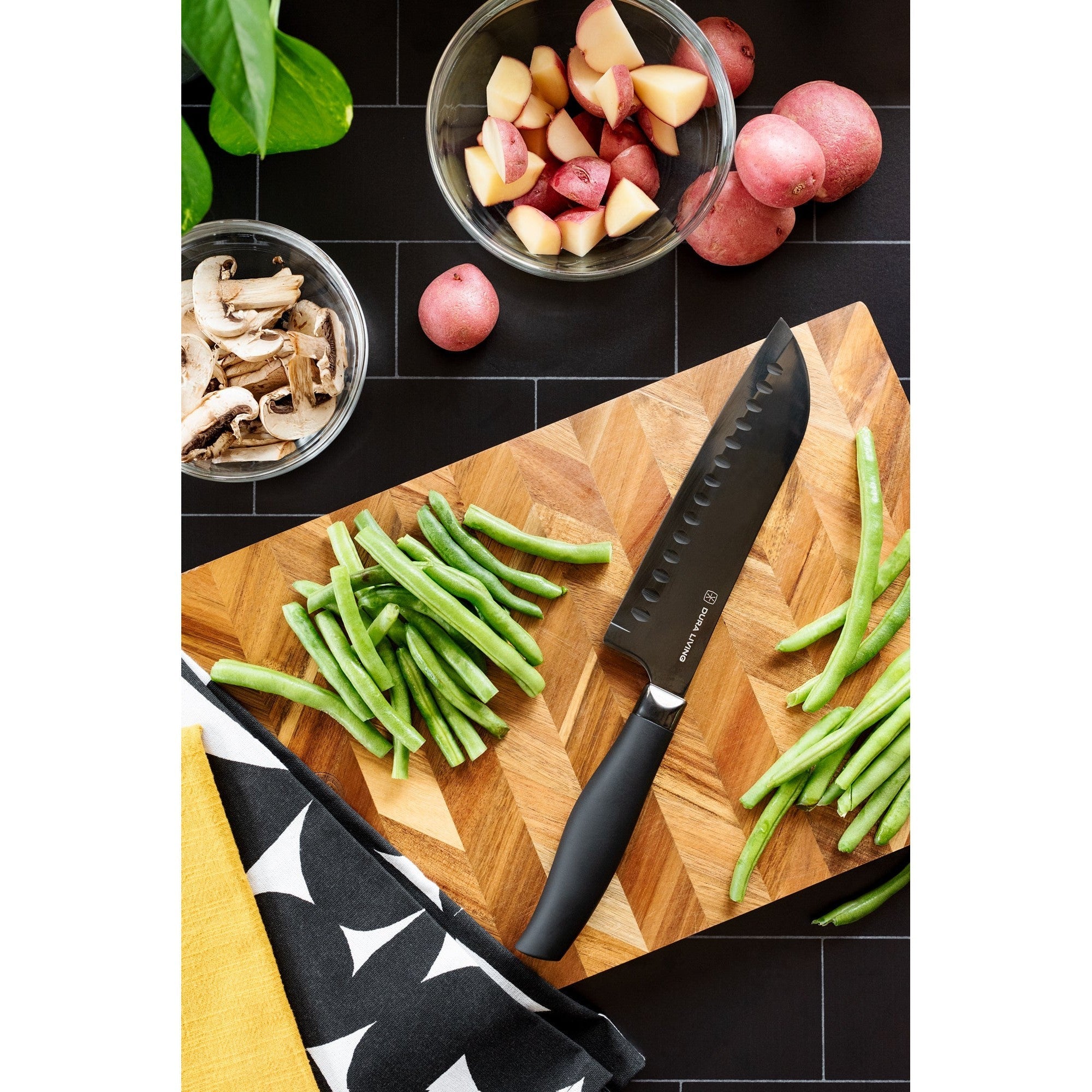Titan 7 inch Santoku Knife - Black